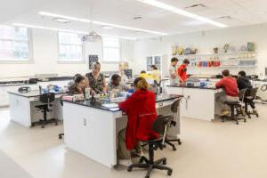 Serious about science: Students enjoy newly opened lab spaces in the midst of the Martin Science renovation